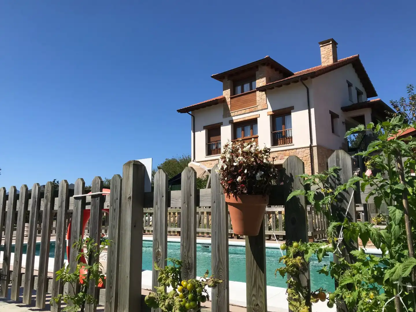 Jardín de Casa o chalet en venta en Parres con Jardín privado, Trastero y Piscina