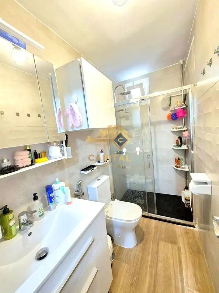 Bathroom of Flat for sale in Madrid  with Air Conditioner, Heating and Balcony