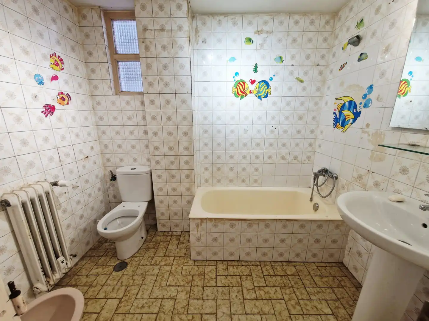 Baño de Piso en venta en Oviedo  con Calefacción