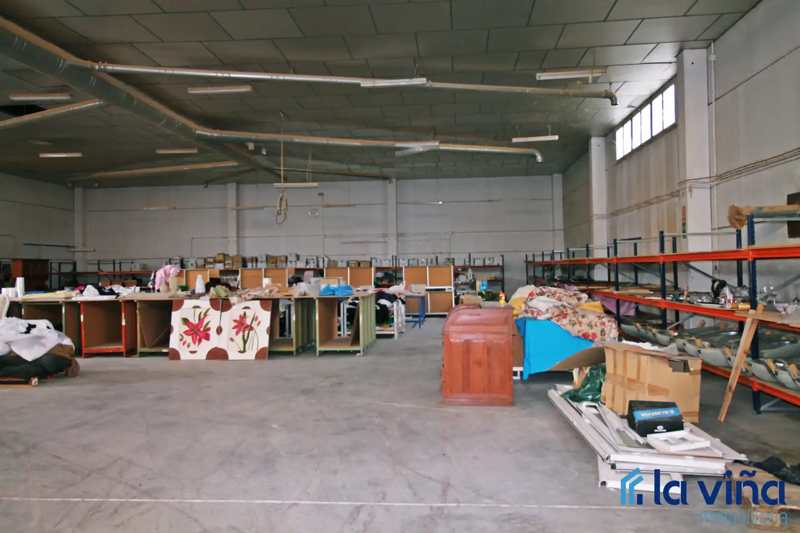 Nau industrial en venda a Alameda