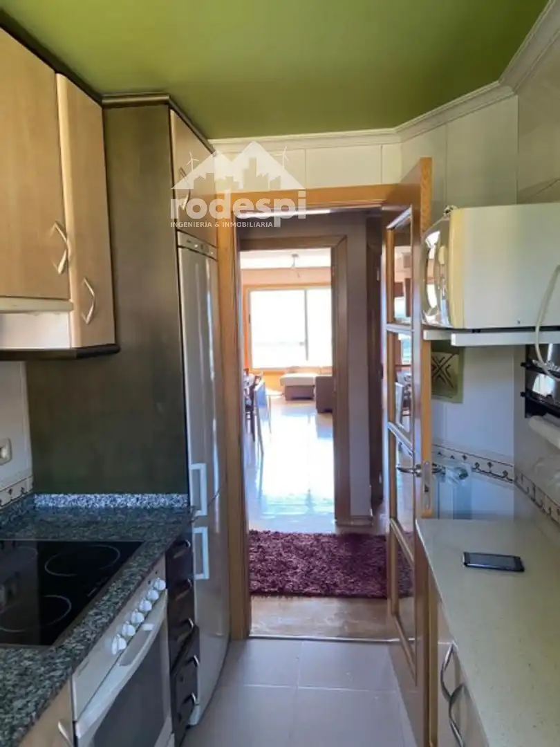Ático en venta en Vigo  con Calefacción, Trastero y Amueblado