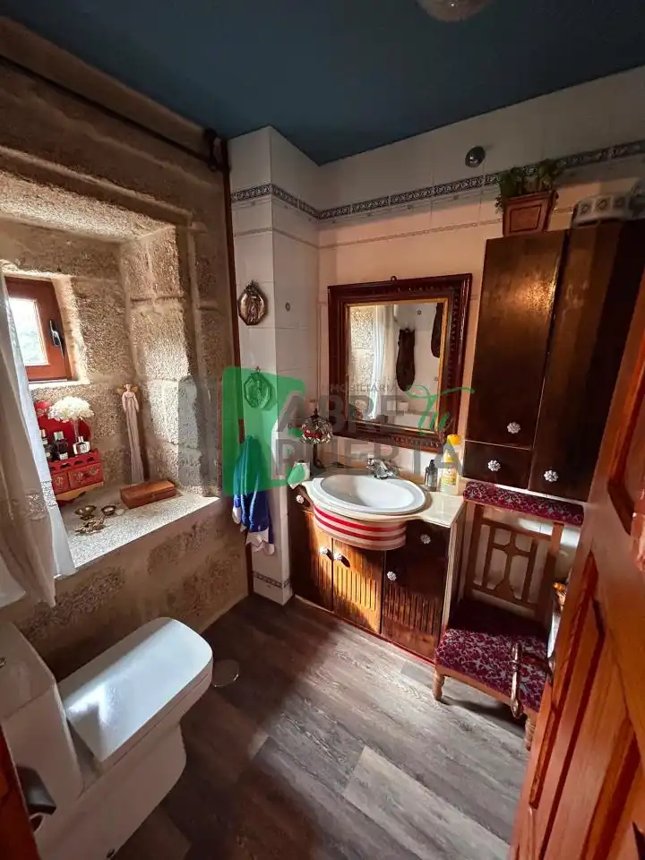 Baño de Casa o chalet en venta en Amoeiro con Calefacción, Jardín privado y Terraza