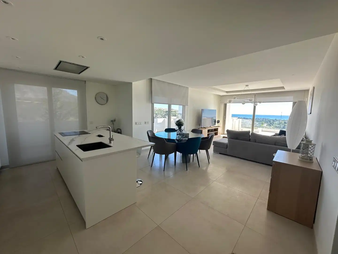 Cocina de Apartamento de alquiler en Marbella con Aire acondicionado, Terraza y Piscina