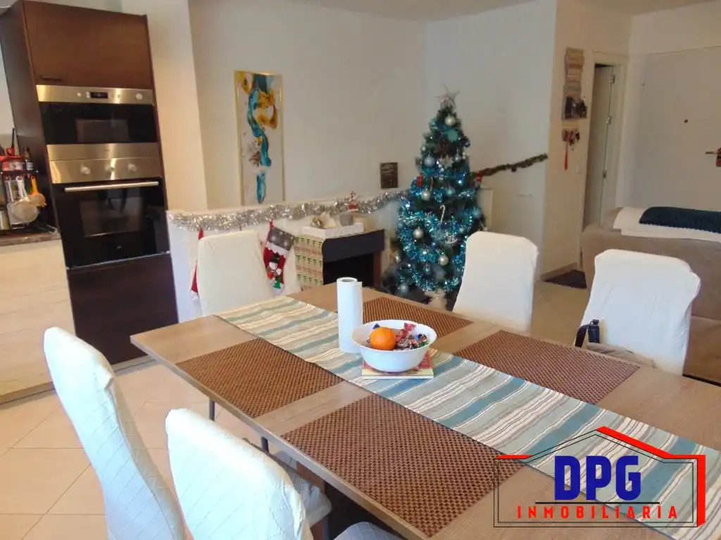 Comedor de Piso en venta en Garrucha con Aire acondicionado, Trastero y Piscina comunitaria