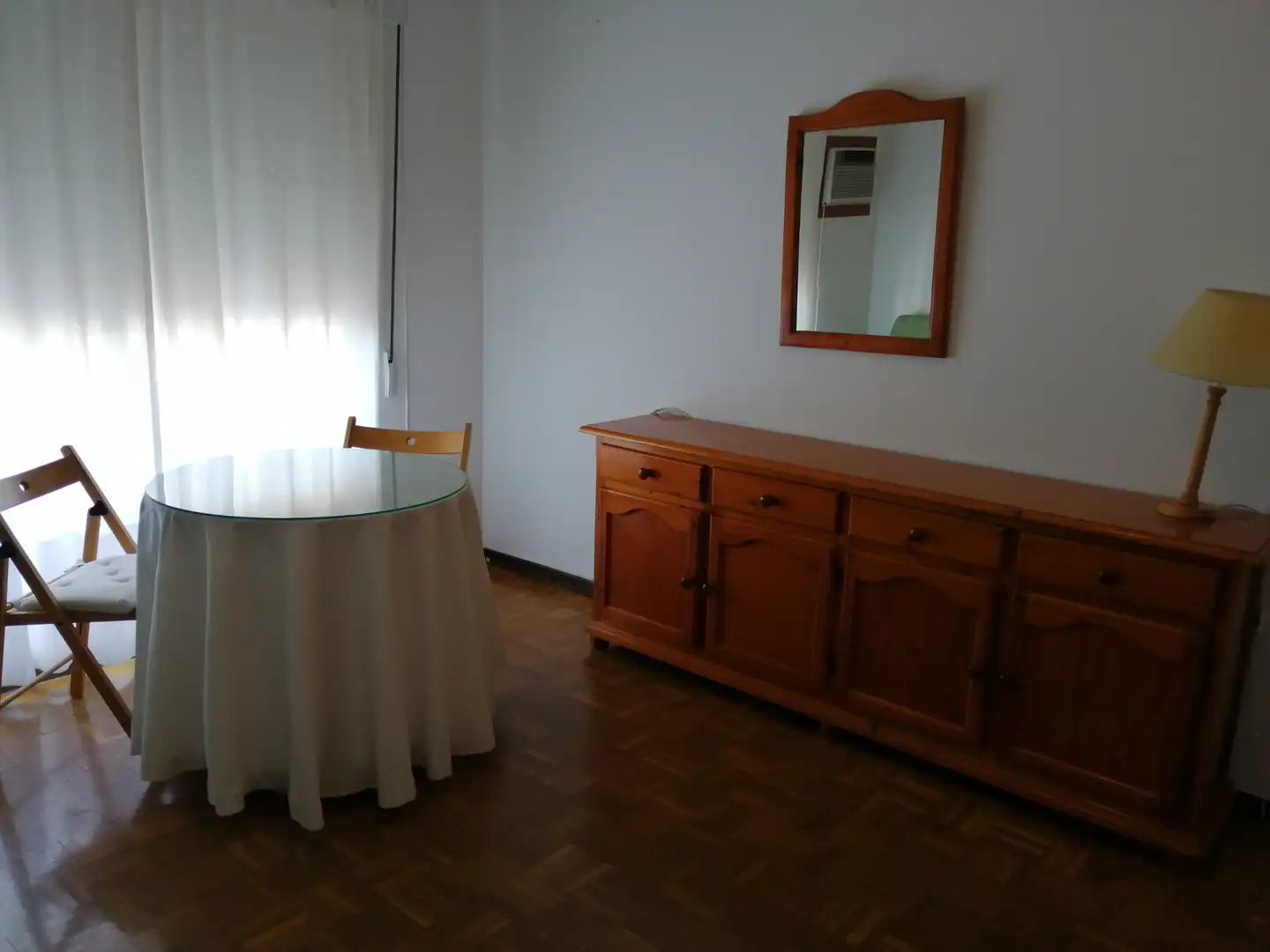 Habitación de Estudio de alquiler en Sevilla con Aire acondicionado, Terraza y Amueblado