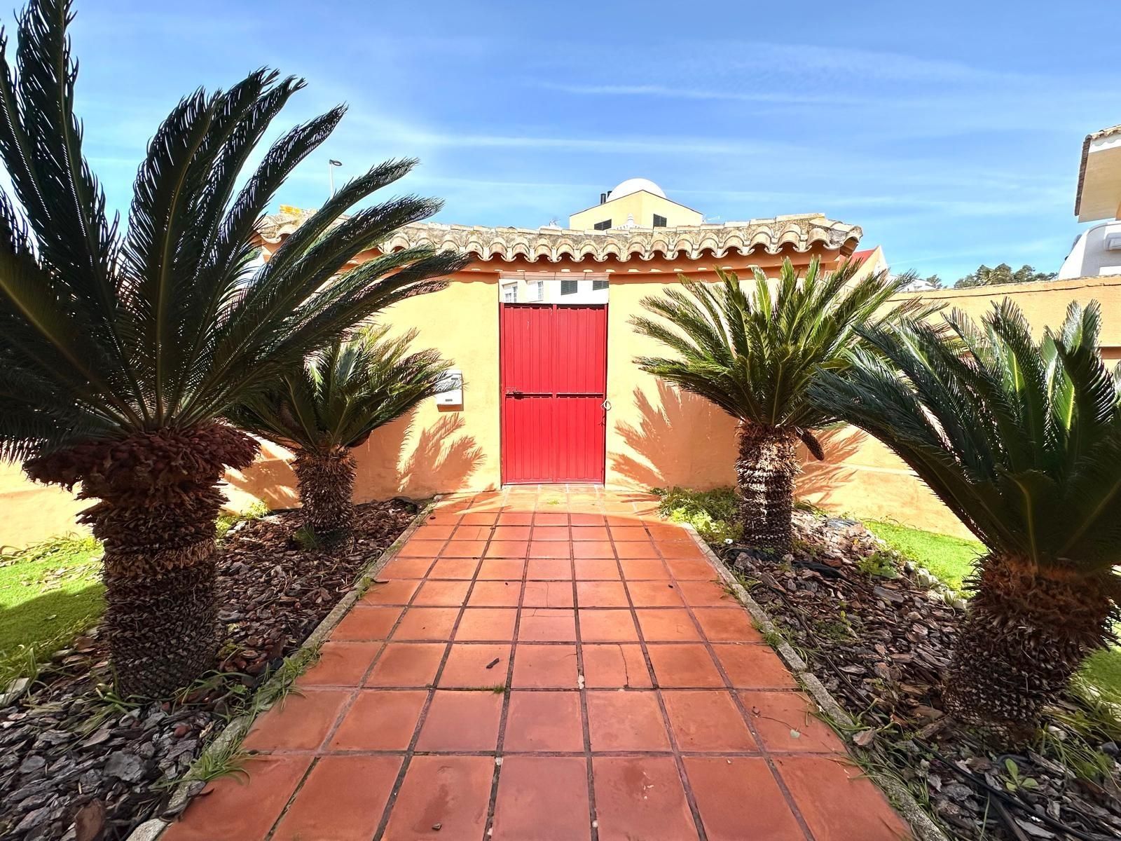 Vista exterior de Casa o xalet en venda en El Puerto de Santa María amb Aire condicionat, Calefacció i Jardí privat