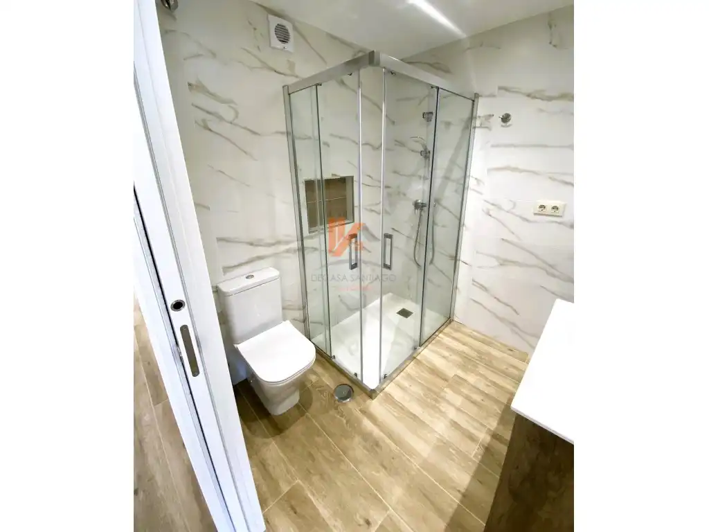 Bathroom of Apartments for rent in Santiago de Compostela   with Furnished