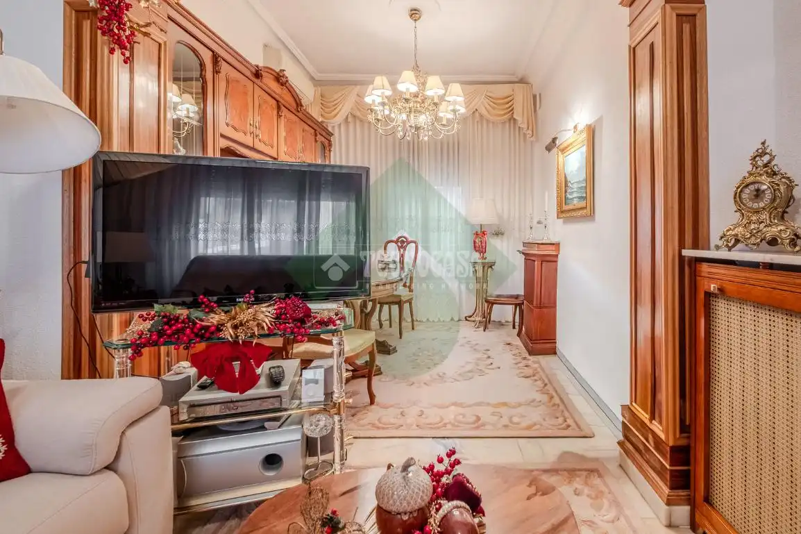 Living room of Houses for sale in Madrid  with Air Conditioner and Heating