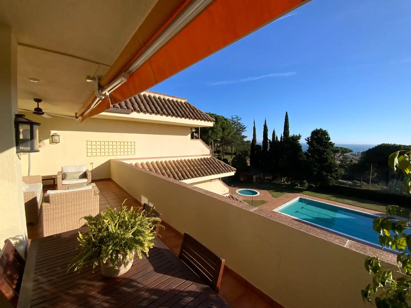Terrasse von Wohnung zum Verkauf in Sant Vicenç de Montalt mit Klimaanlage, Heizung und Abstellraum