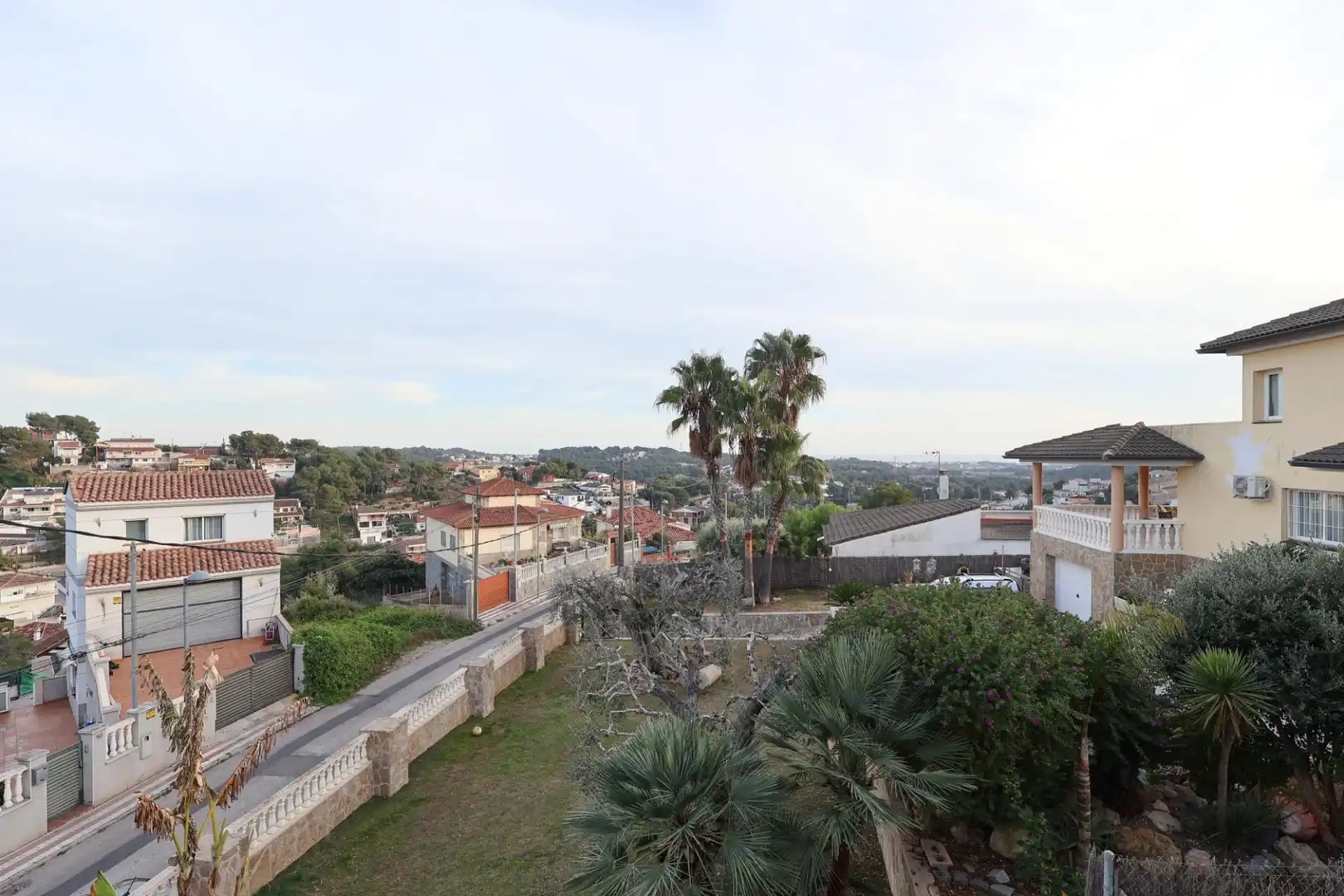 Vista exterior de Casa o xalet en venda en Cubelles amb Aire condicionat, Jardí privat i Terrassa