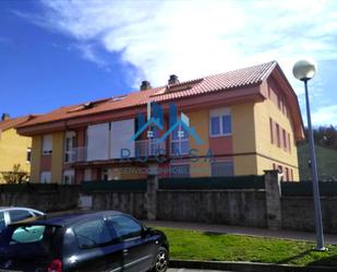 Vista exterior de Casa o xalet en venda en Castañeda amb Terrassa i Moblat