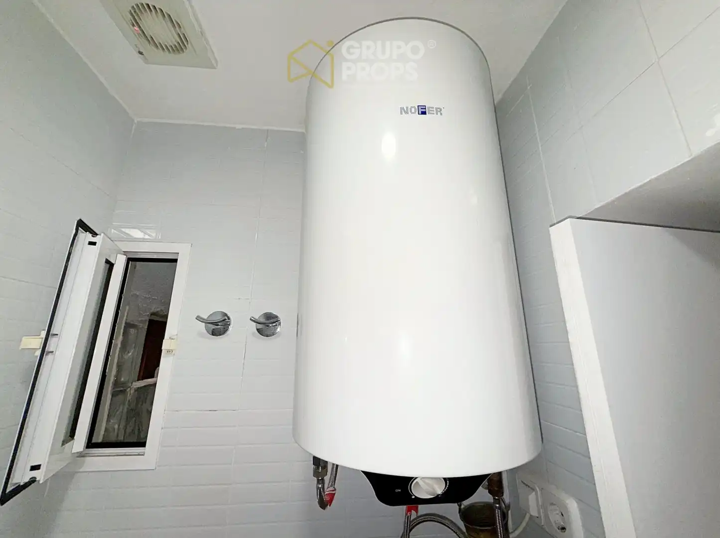 Baño de Piso en venta en Madrid con Calefacción, Terraza y Amueblado