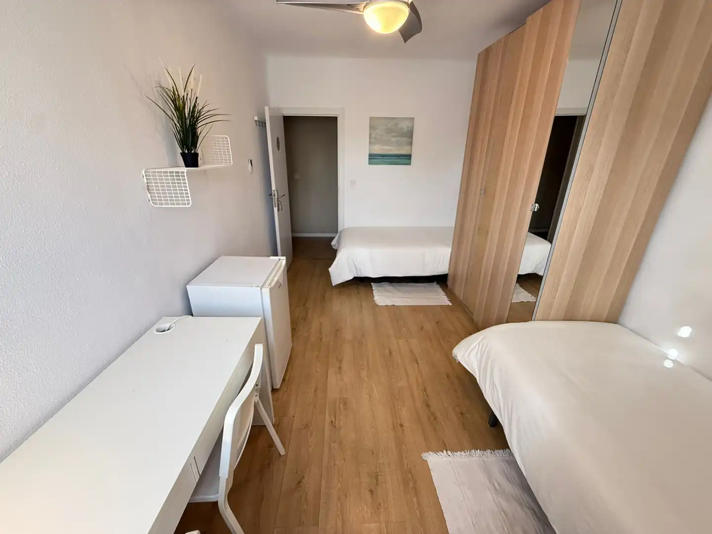 Room in Calle de Nuestra Señora del Perpetuo Socorro, 7, Palomeras Bajas