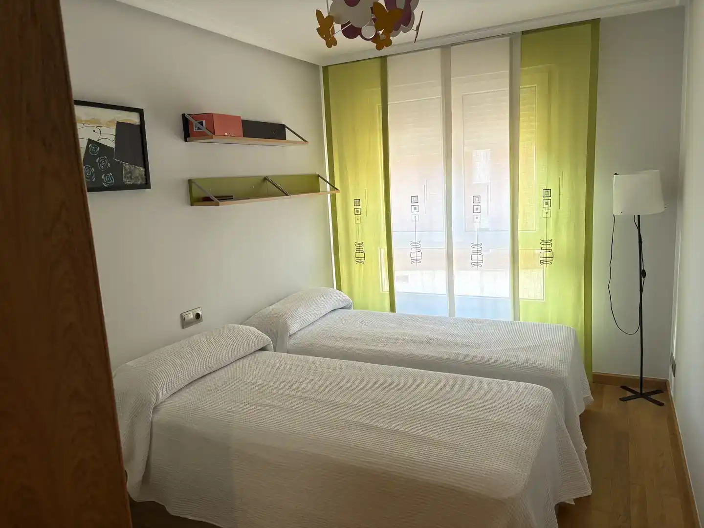 Habitación de Piso de alquiler en León Capital  con Trastero y Amueblado