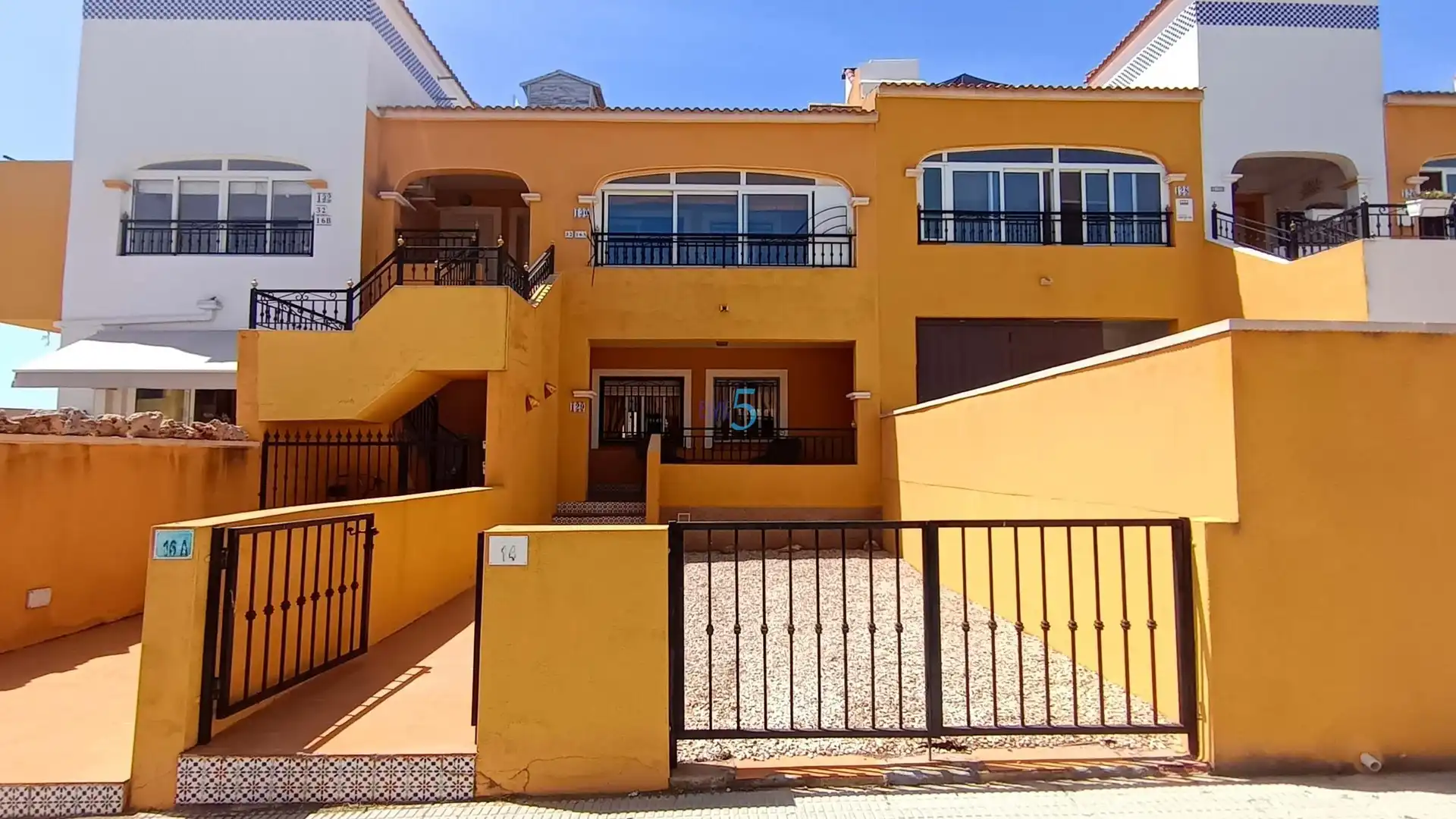 Vista exterior de Piso en venta en Los Montesinos con Aire acondicionado, Calefacción y Terraza