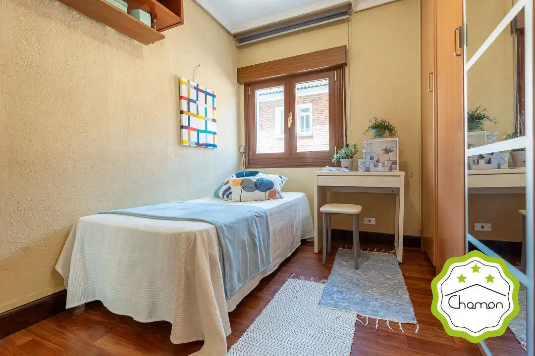 Habitación de Piso en venta en Bilbao  con Calefacción, Jardín privado y Amueblado