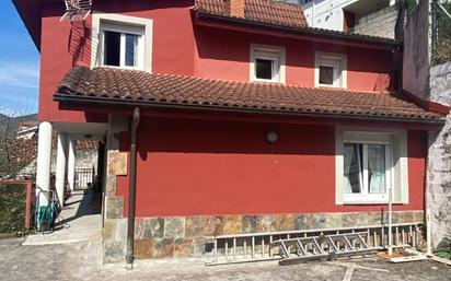 Vista exterior de Casa o xalet en venda en Aller amb Calefacció, Parquet i Terrassa