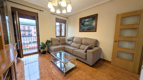 Foto 2 de Piso en venta en Calle de las Nieves, San Martín del Rey Aurelio, Asturias
