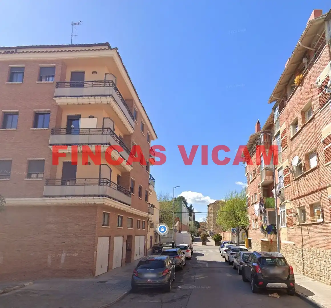 Vista exterior de Garatge en venda en Huesca