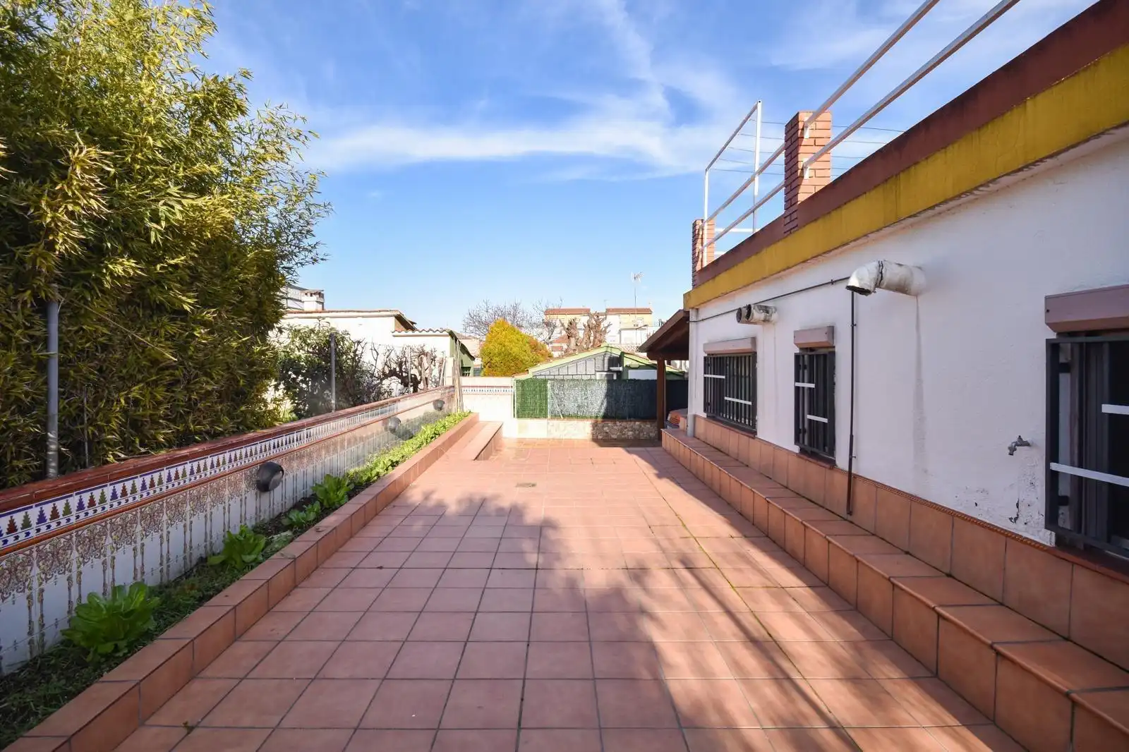 Terraza de Casa o chalet en venta en Santa Perpètua de Mogoda con Aire acondicionado, Calefacción y Jardín privado