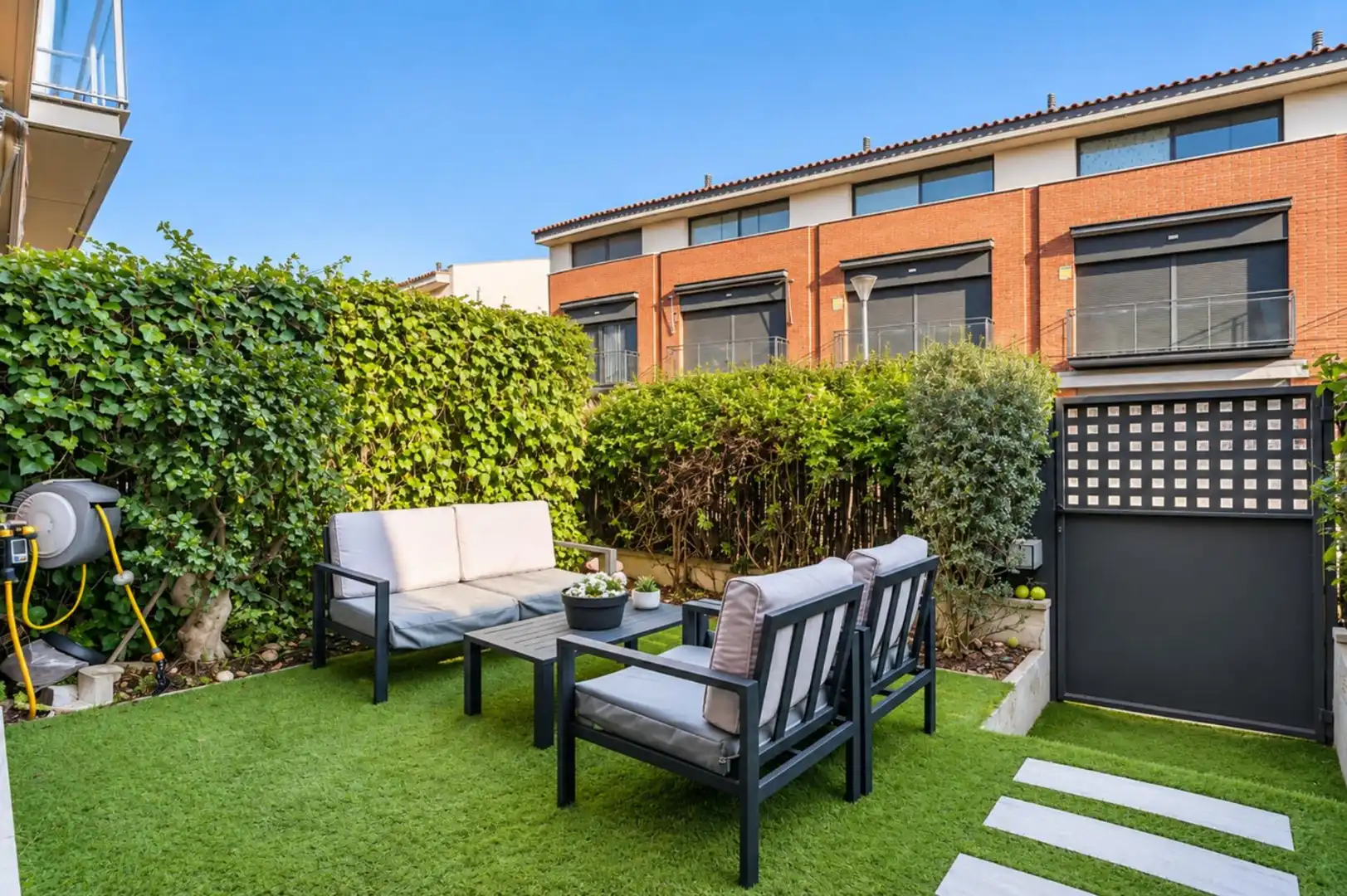 Casa a schiera con terrazza in vendita a Carrer FISTERRA, imagen 5