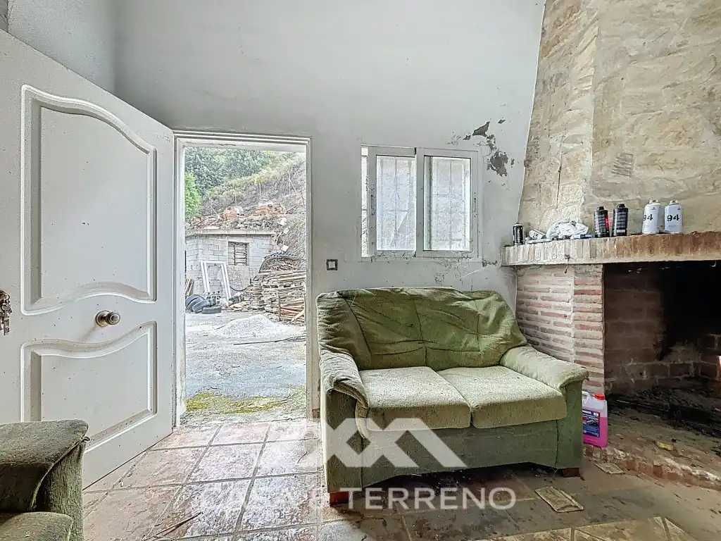 Wohnzimmer von Fabrikhallen zum Verkauf in Arenas