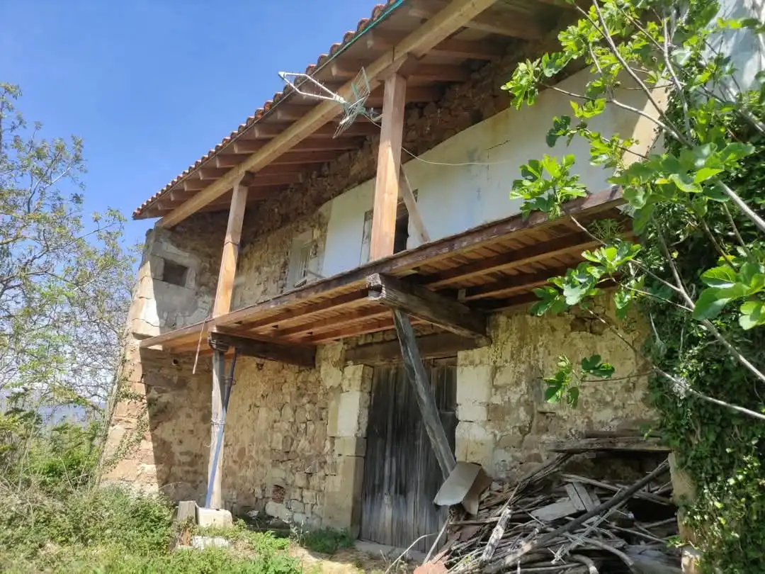 Vista exterior de Casa o chalet en venta en Soba con Jardín privado, Terraza y Balcón