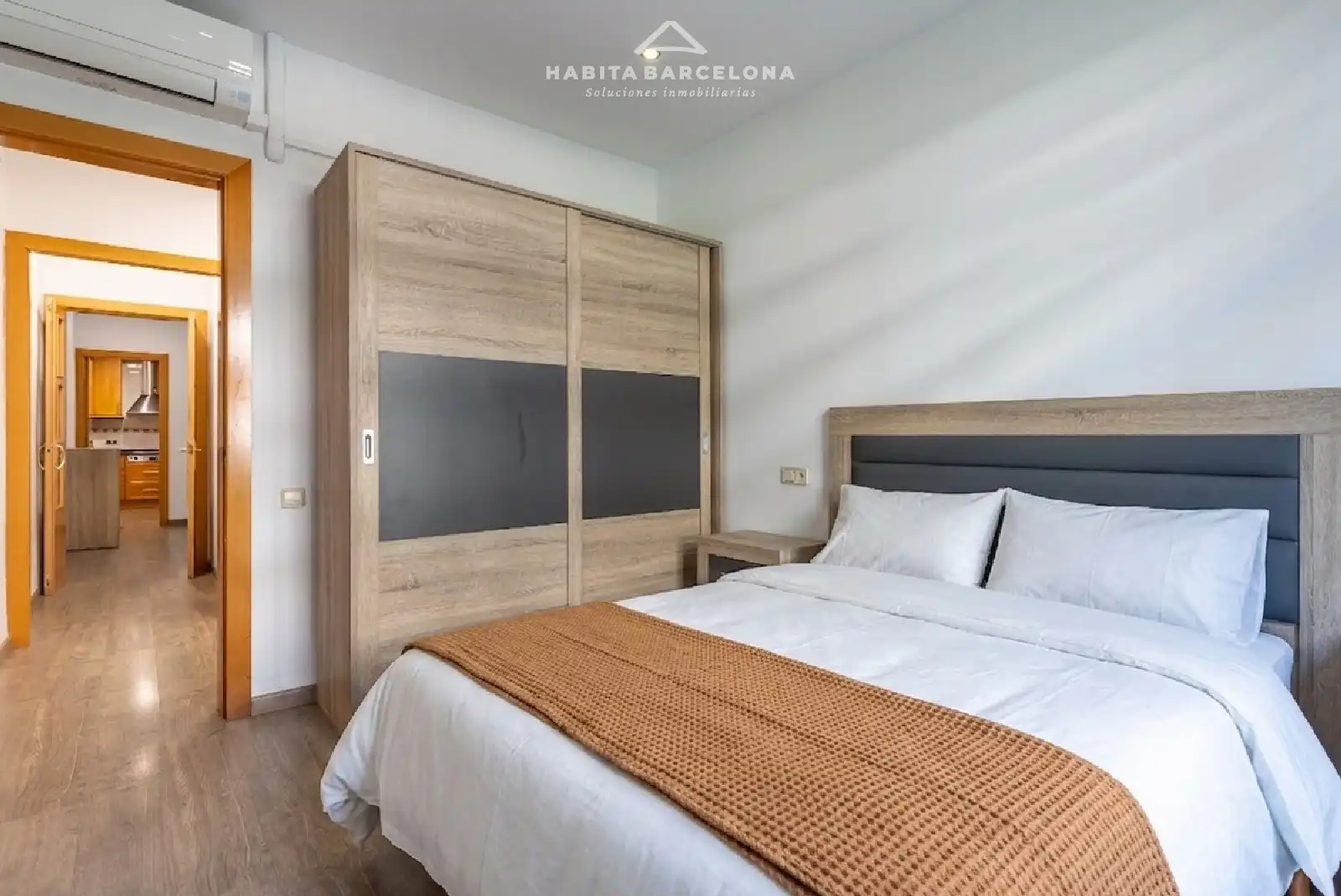 Schlafzimmer von Wohnung zum Verkauf in Barcelona mit Klimaanlage, Heizung und Parkett
