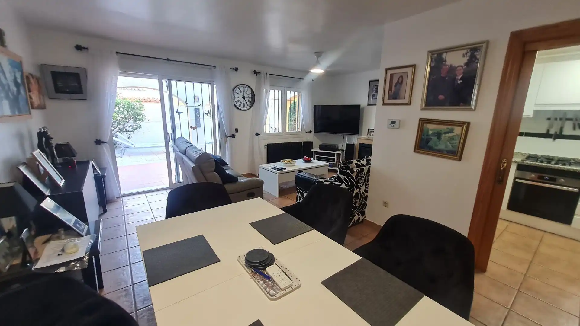 Sala d'estar de Casa o xalet en venda en Calpe / Calp amb Aire condicionat, Calefacció i Jardí privat