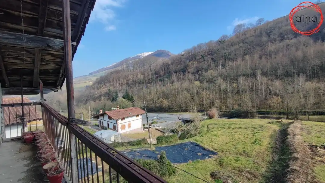 Vista exterior de Casa o xalet en venda en Baztan amb Jardí privat