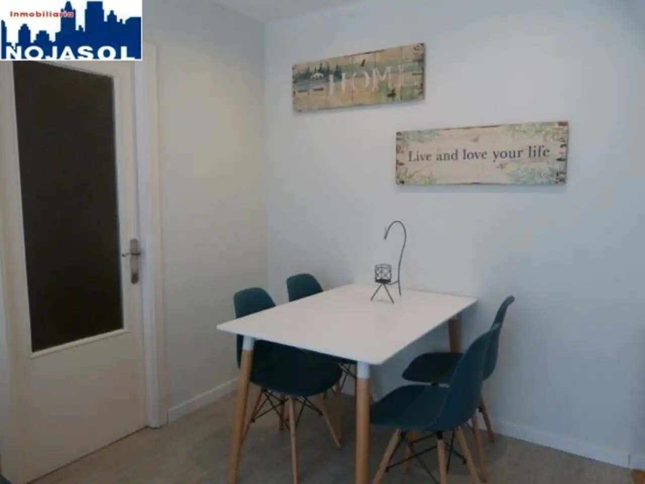 Menjador de Apartament de lloguer en Arnuero amb Calefacció, Jardí privat i Terrassa