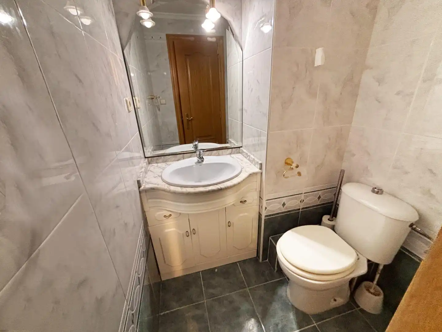 Bathroom of Flat for sale in Valencia  with Air Conditioner and Balcony
