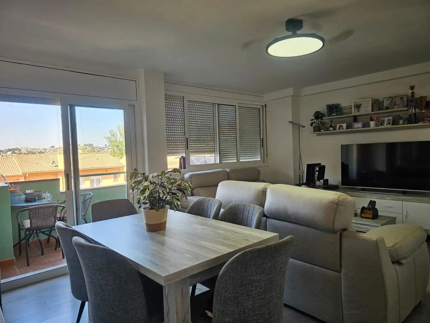 Sala de estar de Piso en venta en Esparreguera con Aire acondicionado, Calefacción y Parquet