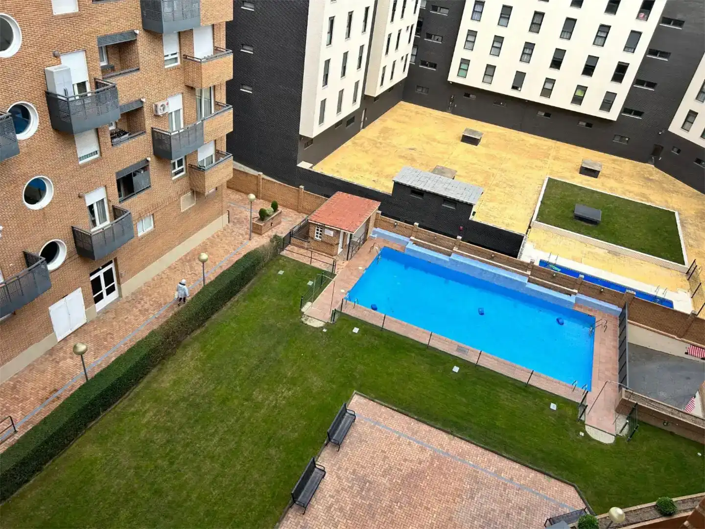 Piscina de Piso en venta en  Logroño con Aire acondicionado, Jardín privado y Parquet