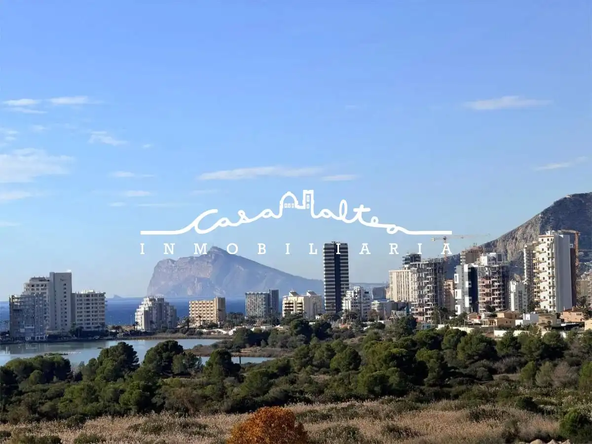 Vista exterior de Pis en venda en Calpe / Calp amb Aire condicionat, Calefacció i Jardí privat