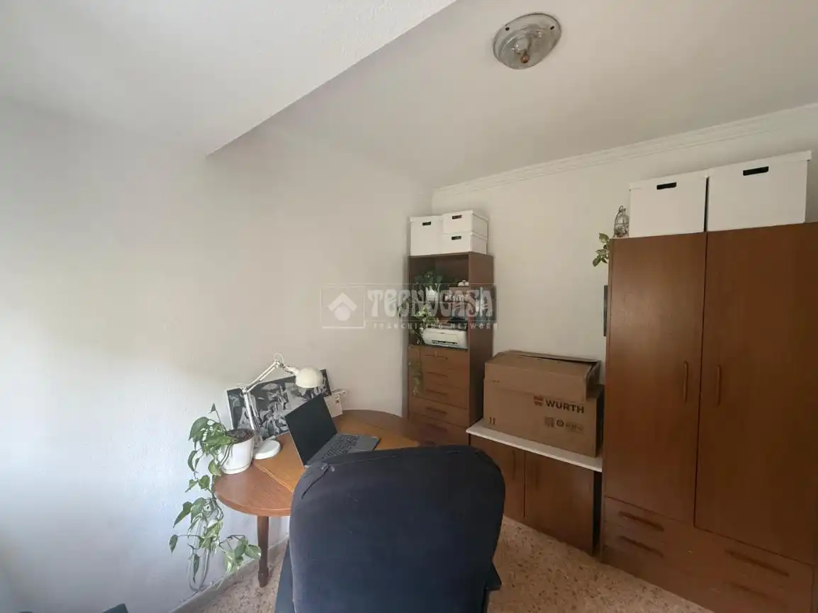 Schlafzimmer von Wohnung zum Verkauf in Mislata mit Klimaanlage und Balkon
