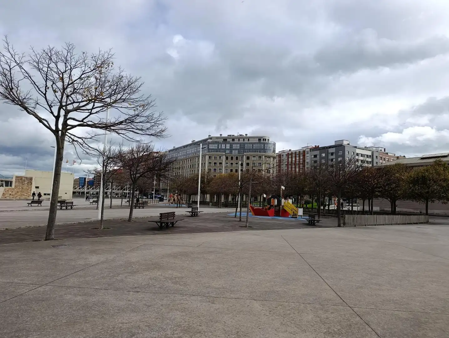 Vista exterior de Pis en venda en Gijón  amb Calefacció