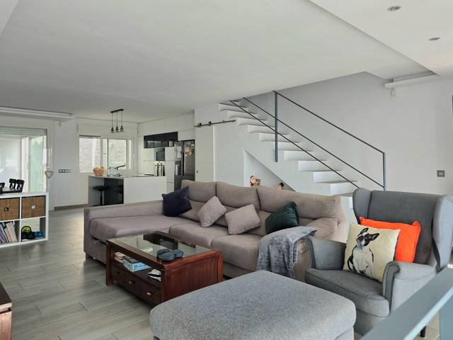 Casa adosada en Venta en Calle  Cuarzo, 50 en Montealto - Monterrey