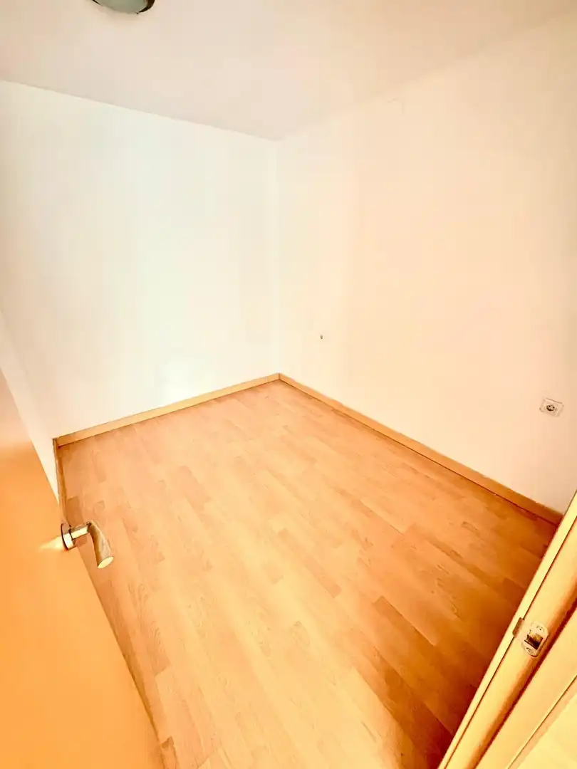 Schlafzimmer von Erdgeschoss zum Verkauf in Barcelona