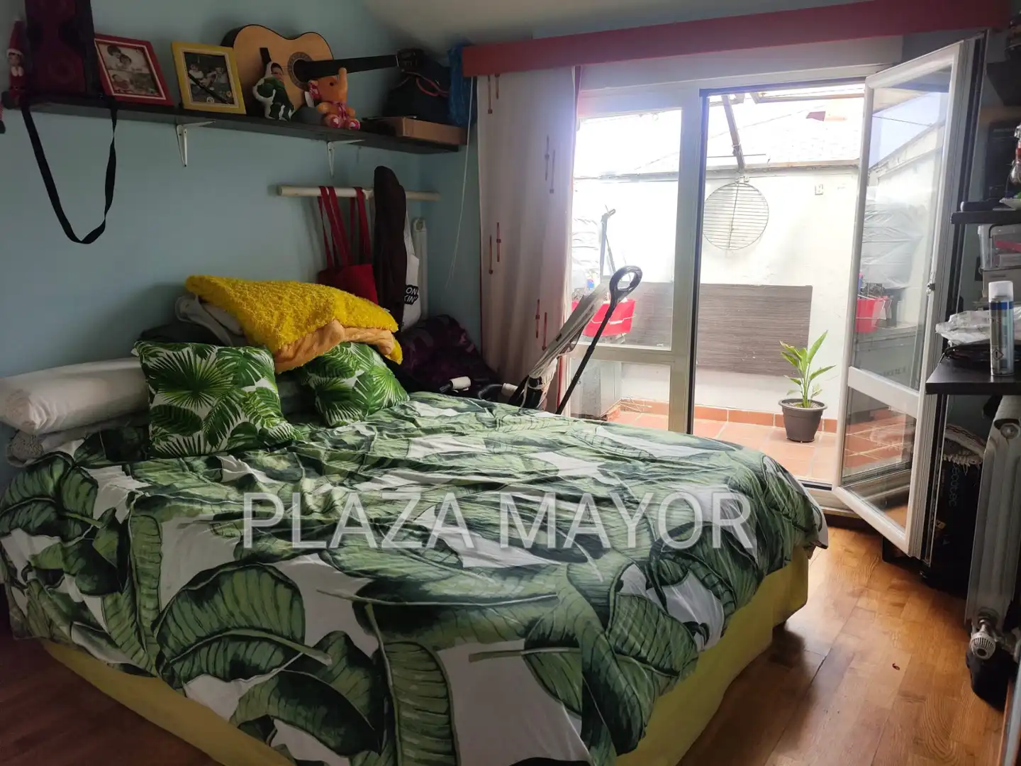 Habitación de Ático en venta en Moriscos con Calefacción, Terraza y Amueblado