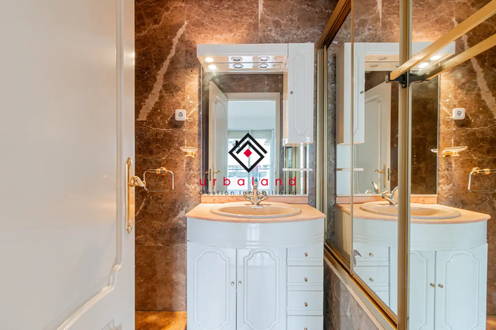 Bathroom of Attic for sale in Madrid  with Air Conditioner, Heating and Terrace