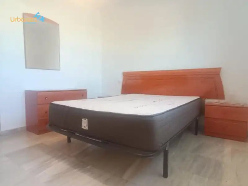 Dormitori de Apartament de lloguer en Badajoz amb Aire condicionat, Calefacció i Jardí privat