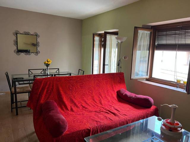 Piso en Venta en Cuesta Reina en Casco Histórico