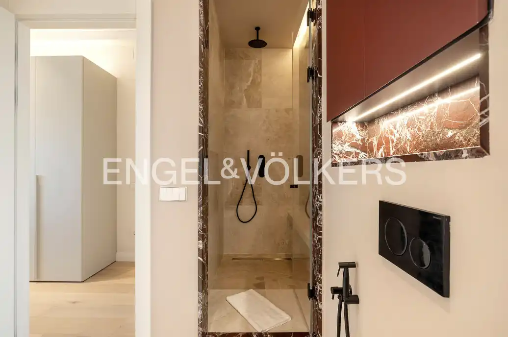 Flat with terrace to rent in Eixample, imagen 17