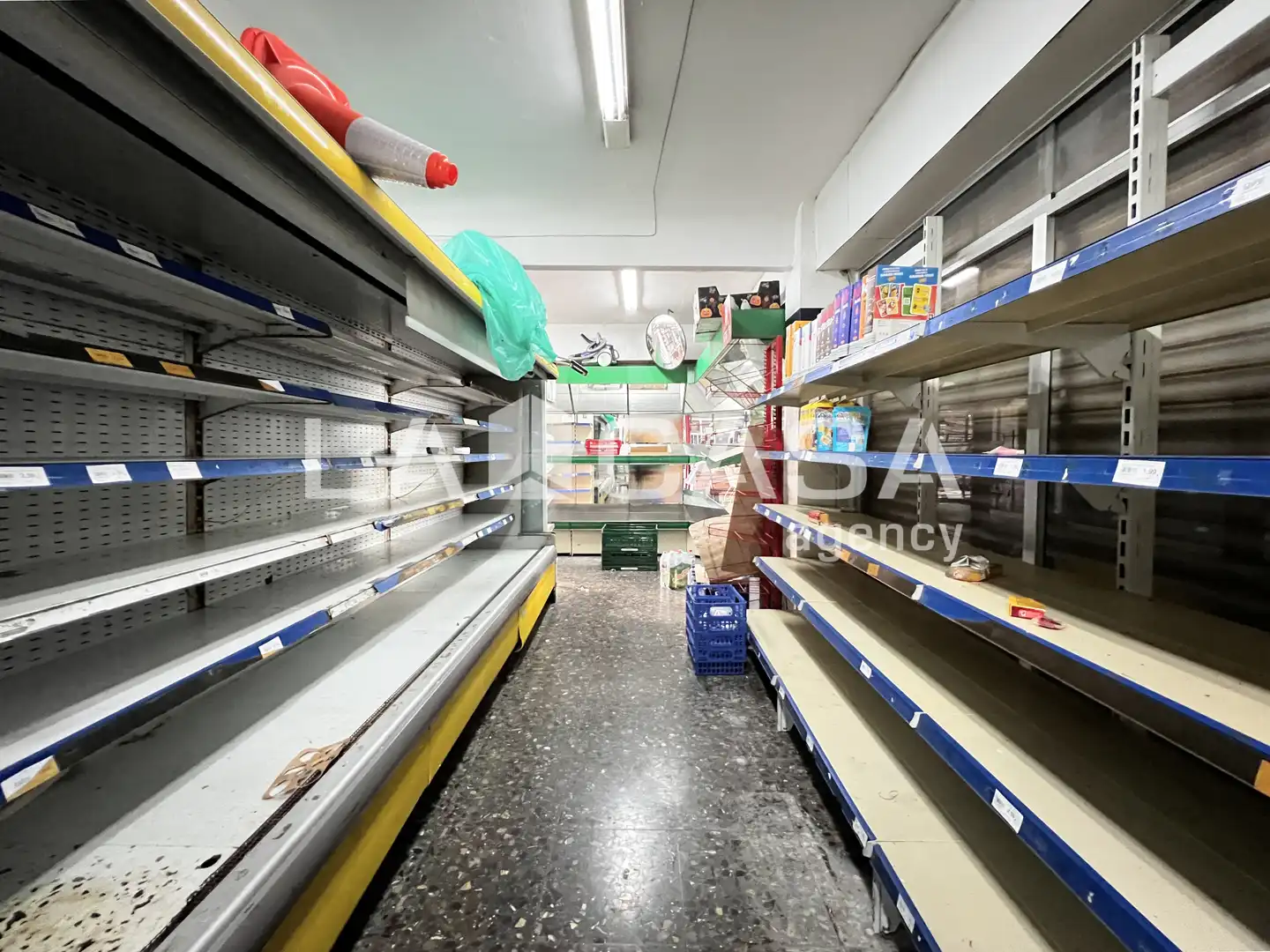 Local comercial en venta en Artigues - Llefià, imagen 4