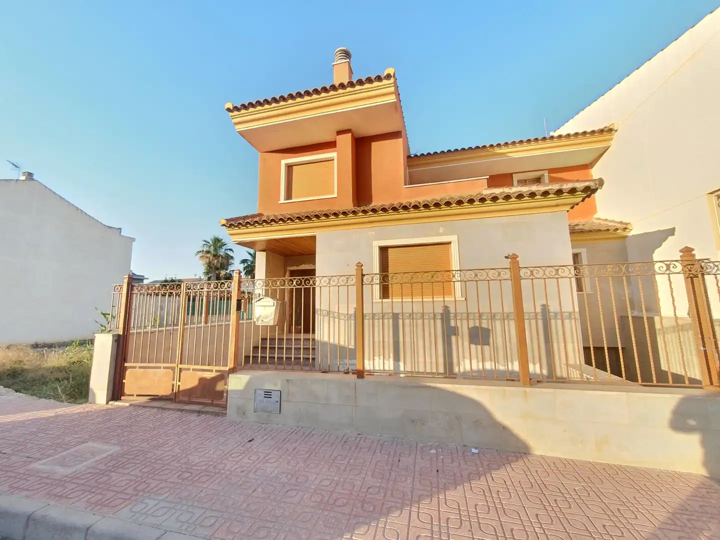 Vista exterior de Casa o xalet en venda en Ceutí amb Jardí privat, Terrassa i Piscina