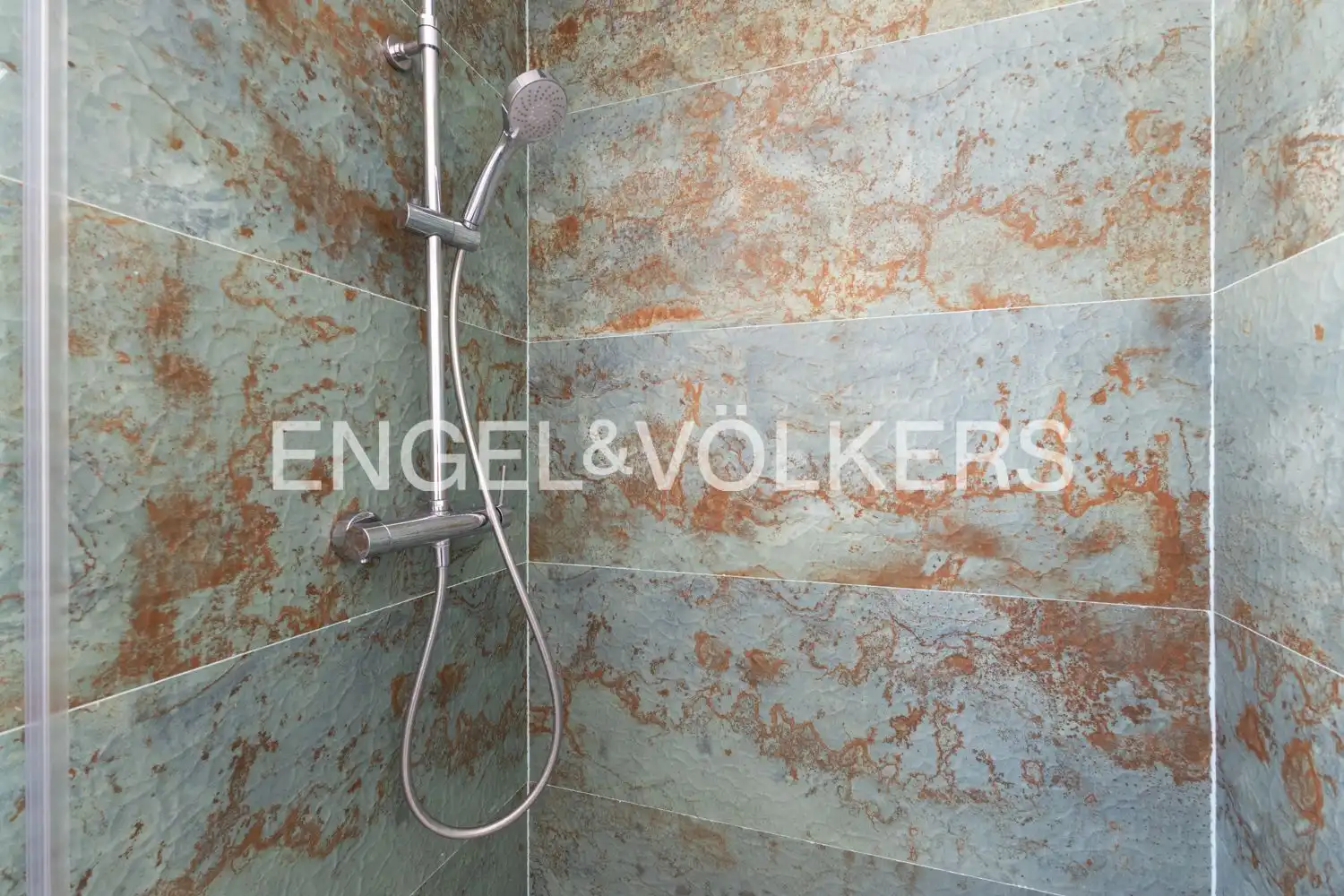 Bathroom of Houses for rent in Valencia  with Air Conditioner, Heating and Private garden