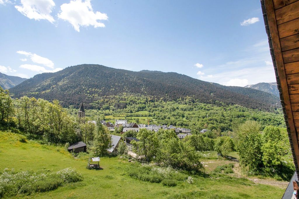 Exterior view of Flat for sale in Naut Aran  with Heating, Parquet flooring and Storage room