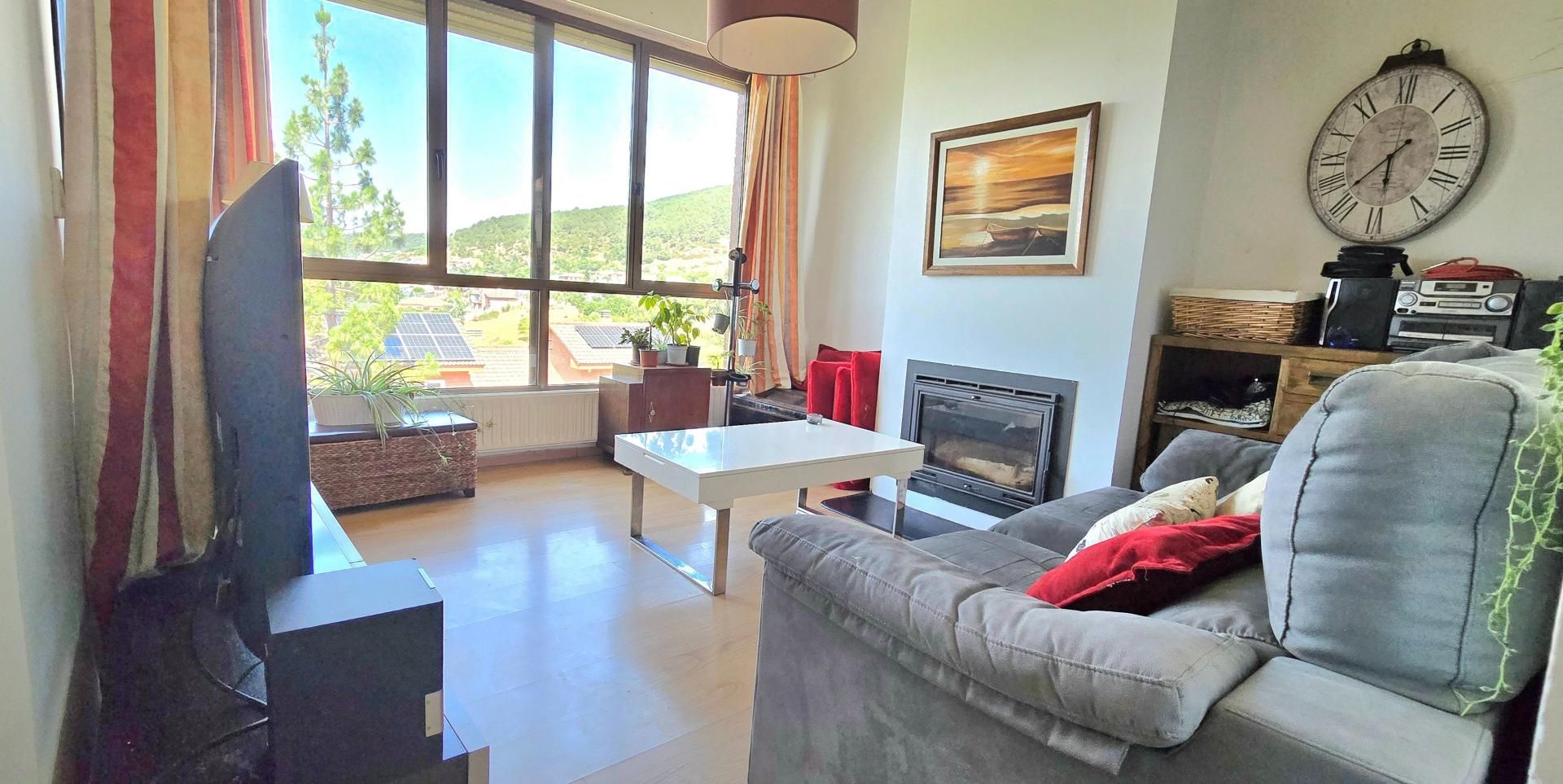 Sala de estar de Casa adosada en venta en Collado Mediano con Aire acondicionado, Calefacción y Terraza