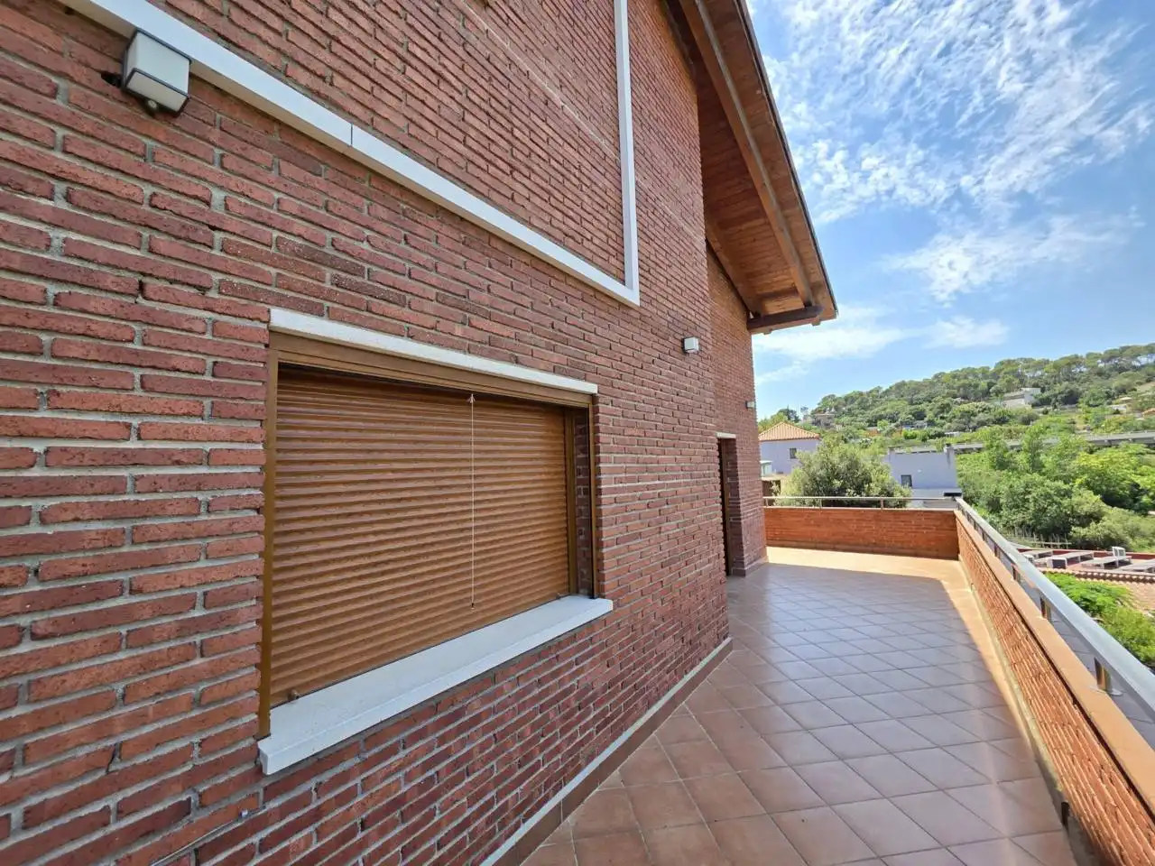 Vista exterior de Casa o chalet en venta en Montcada i Reixac con Aire acondicionado, Calefacción y Jardín privado